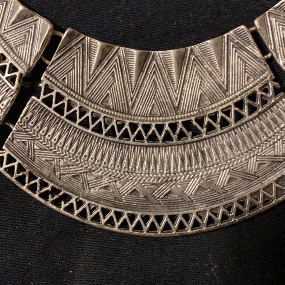 Silver colored statement necklace - Picture 2 of 3